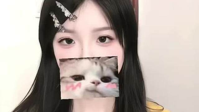 你也偷偷的望着我