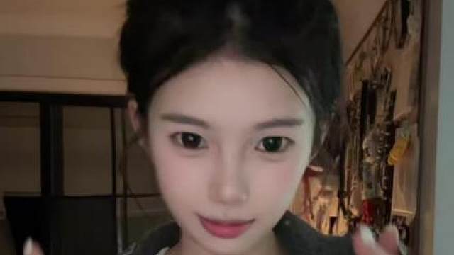 你也偷偷的望着我