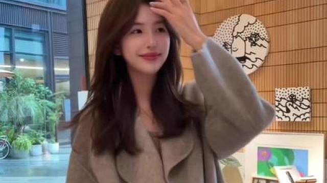 下雨天适合找一个安静的咖啡店呆呆坐一下午