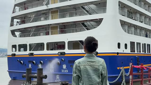 谁懂啊！用拉远卡点转场打开重庆，每一帧都是壁纸！