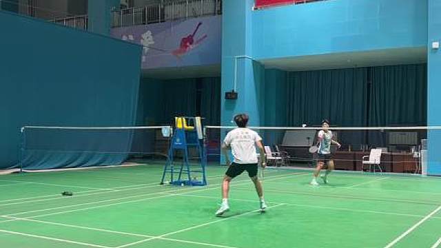 我看着你背影想开口