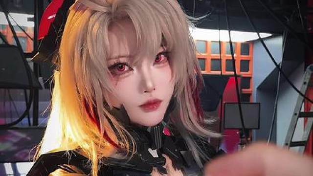 还要我教你怎么做吗？ 看见维罗妮卡要喊____