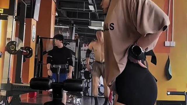 168/110斤 好细的腿