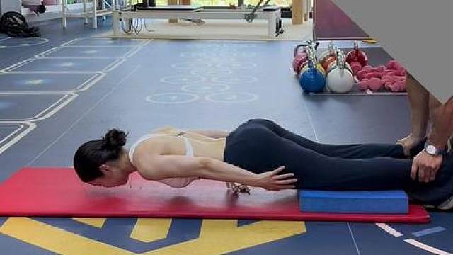 最近没时间臭美了 只能炫技了 实在是没招了