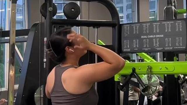 可惜你不健身 不懂女生能拉引体的含金量