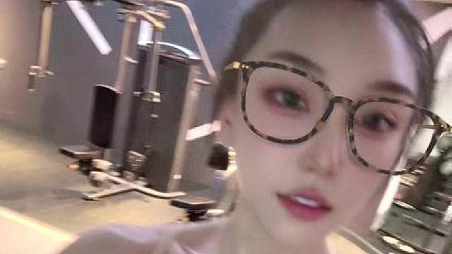 25分钟的有氧就累这样 真是越来越菜 明天开始减脂了 有点期待呢