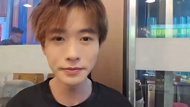 子圣聊酷哥被小团体困扰，回应的语言太暴力了！