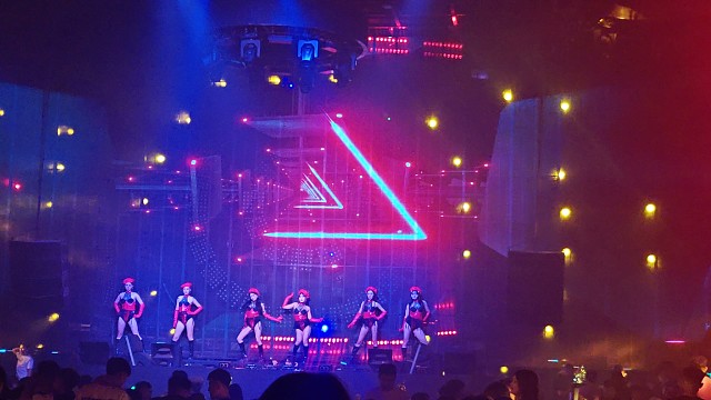 还得要去酒吧，不然你连女人都见不到[捂脸]