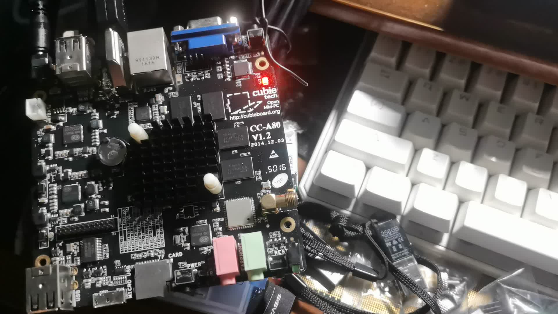 55包邮的全志A80开发板开箱（2 8 4A7 4A15 安卓4.4）