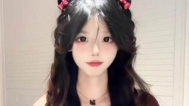 宝宝们拍这个超爽的鞭子舞›‹ ੭ 提问一共甩了几鞭？