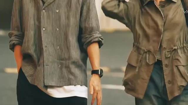 随风般自由 不困于过去 不忧于未来 只活在当下的呼吸里…