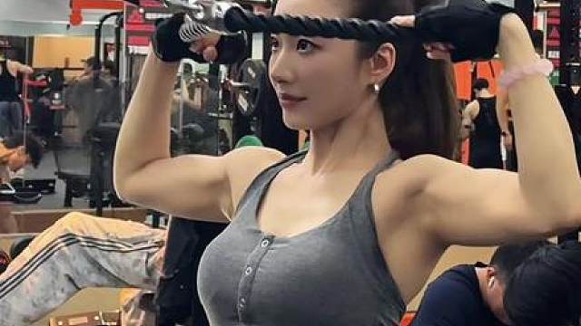 女孩子的漂亮是自信，是健康是对自己有要求，而不是处处向生活妥协