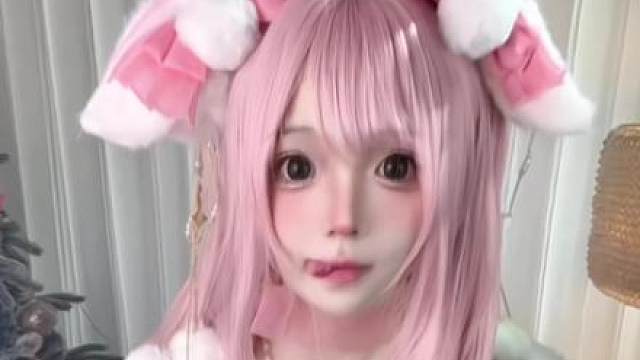 该怎么开口呢 是天气好冷 还是我好想你