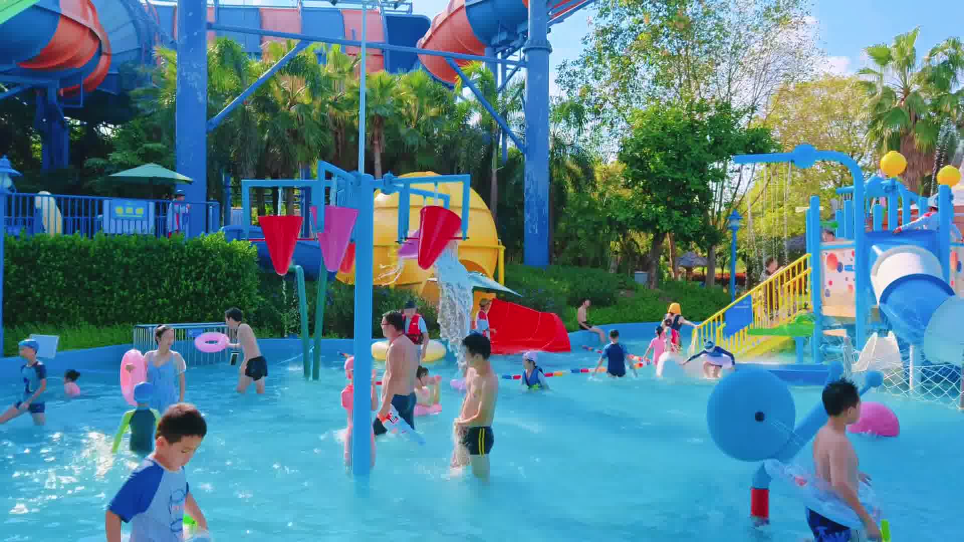 国庆假期余额告急！来鹭湖水世界和浪花撞个满怀！在欢笑中尽兴，把假期过得超快乐！