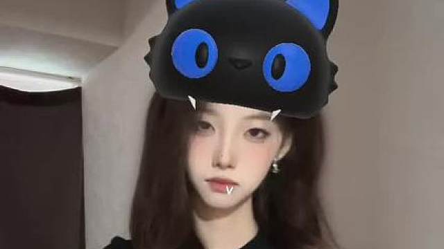 在骂我吗 听不懂 感觉像小狗撒娇