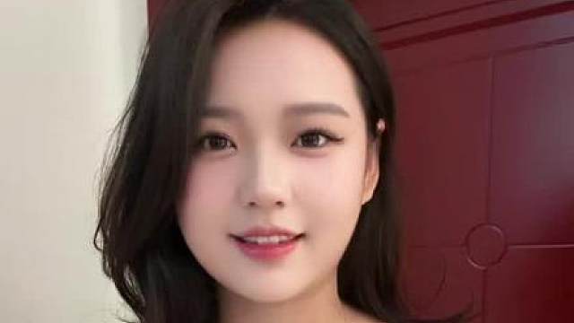 我能嘤嘤嘤也能冷冰冰还能陪你躺在天台上数星星我能给你偏爱️也能给你例外还能给你完美爱情没有伤害