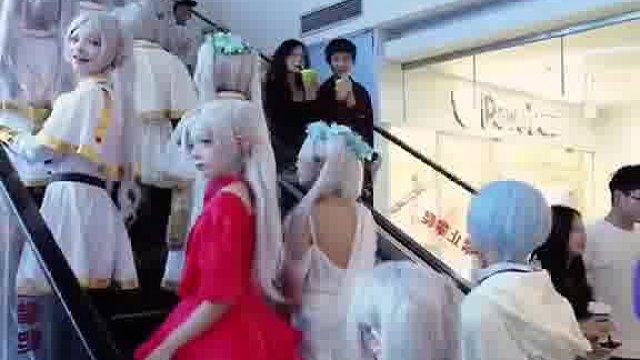 今天漫展下雨了(๑‾᷆д‾᷇๑)