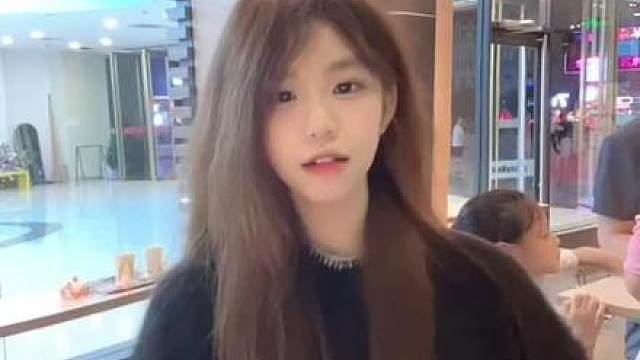 我不是故意不理你的，你讲话太可爱了，我需要冷静