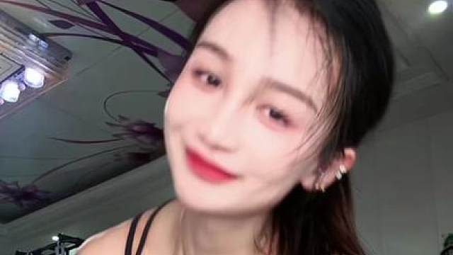 没有天生丽质，全是日复一日坚持，变成自己最喜欢的模样。