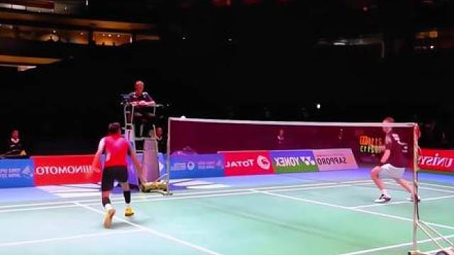 “云想衣裳花想容”