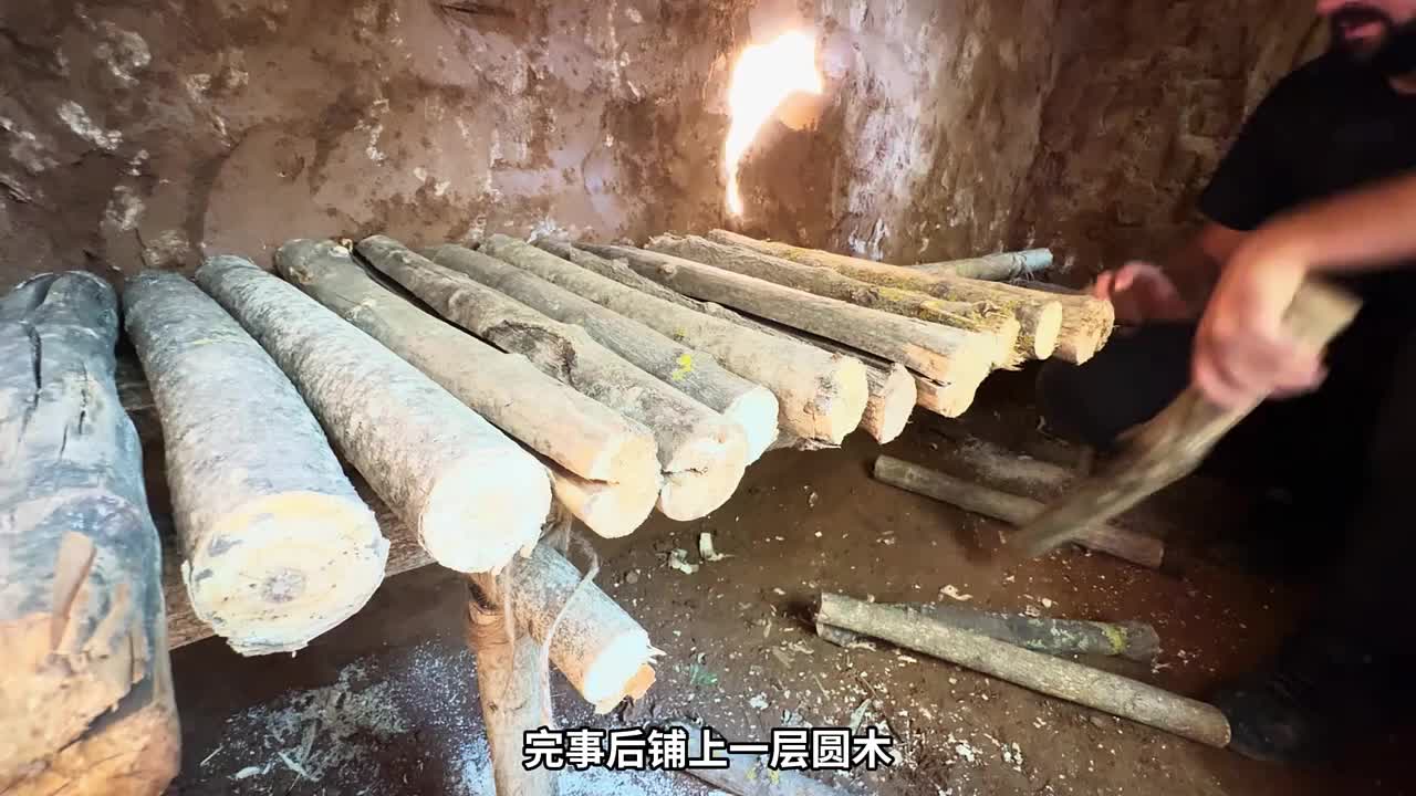 第2集：为了躲避野兽的袭击，男人在野外搭建了舒适的荒野小屋