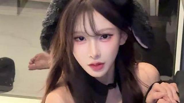 想不到文案了 想你吧～