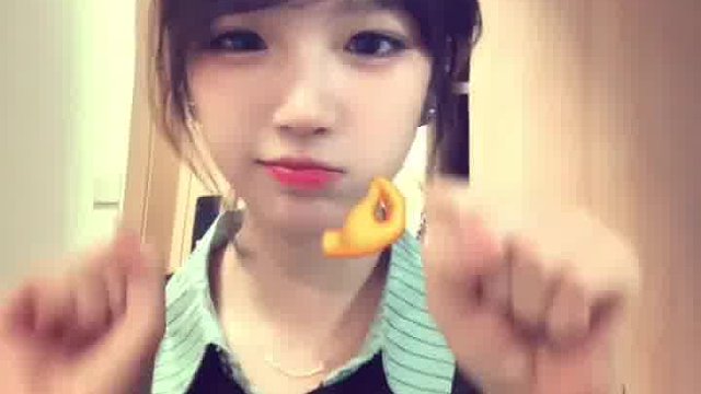 中间绷不住了 痛失表示管理