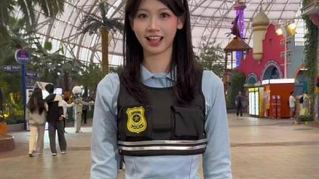 生日快乐！玄兔兔子警官来啦