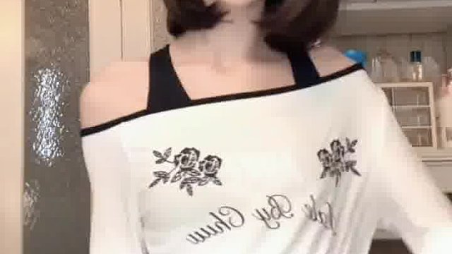 我无论穿什么都很漂亮^v^