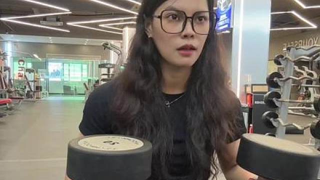 想吃汉堡啊啊啊啊啊啊啊啊啊啊练前偷吃了一小个巧克力