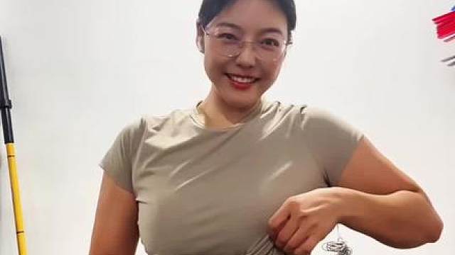 每组15次 每个动作3组 一个月就有腹肌啦