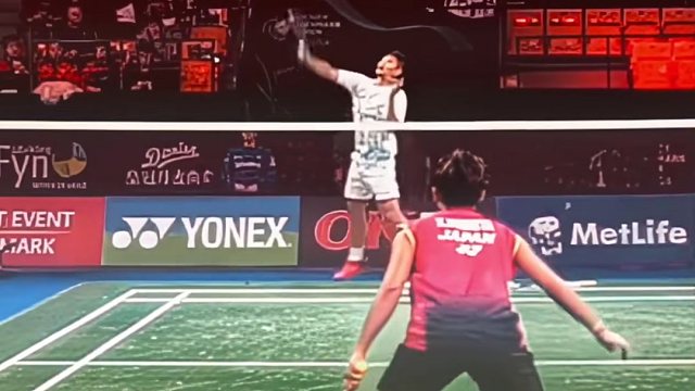 “满堂花醉三千客，一剑霜寒十四州”