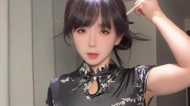 谁轻抚凤囚凰～