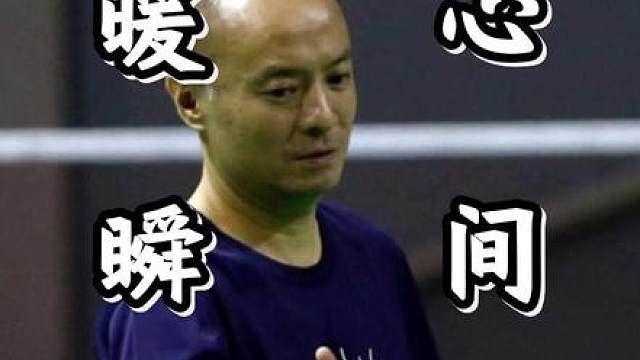 牙买加选手鞋踩烂没备用！大马主帅脱鞋送对手，这才是体育精神！