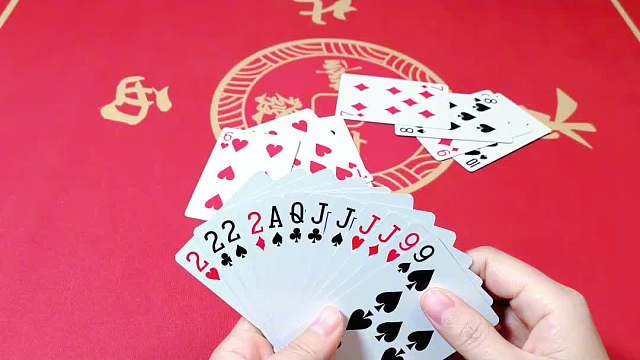 敌人两炸，猥琐？