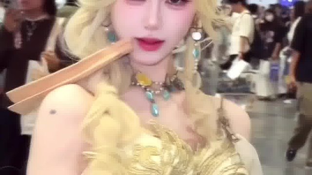 扇子告诉我 你离不开我呢