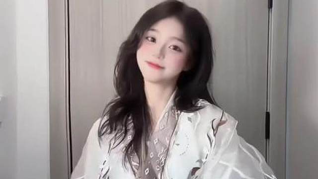 鸽子摇巨巨巨简单的手势舞来啦