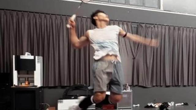 羽毛球单打劈杀进攻表演