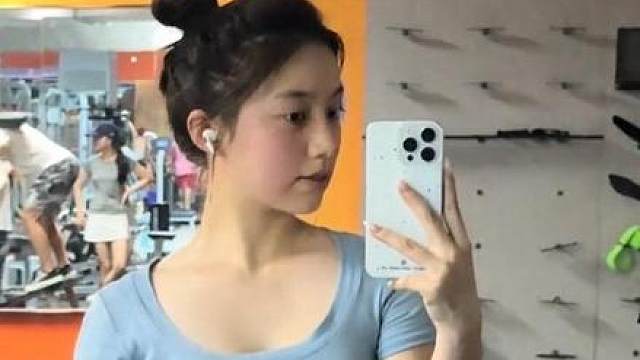 你找他们玩吧 我得去健身了