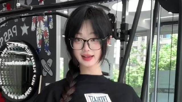 04大学生勇闯健身房