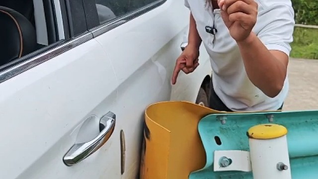 转弯时剐蹭了如何脱困？斯令现场演示、还不伤车！