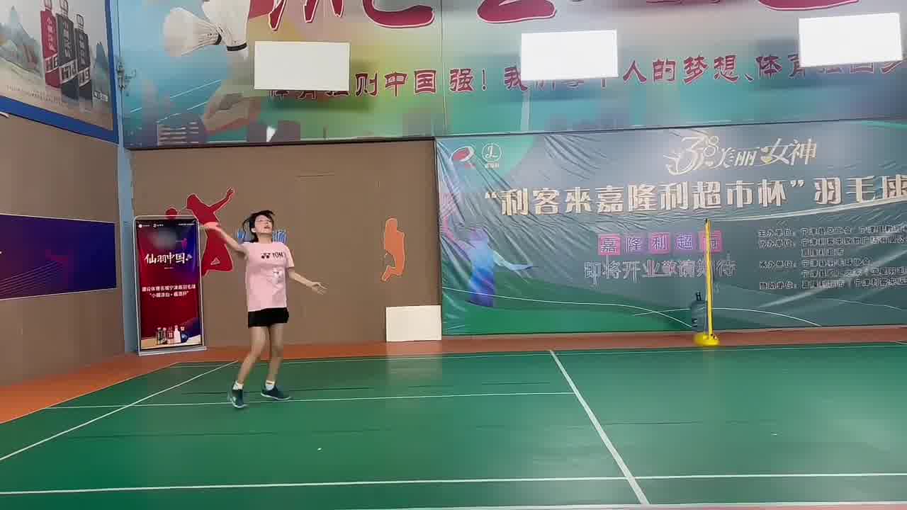 习惯踢腿是啥毛病。