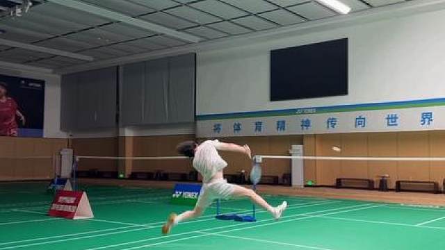 我比任何人都在乎你 可在你那里我比不过任何人