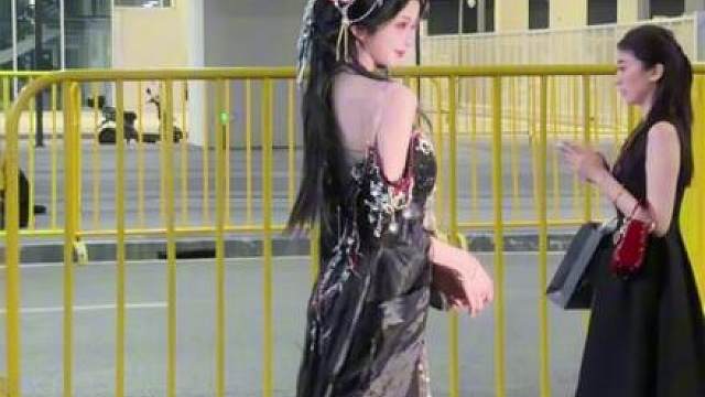 不是 她线下怎么和线上一样好看啊