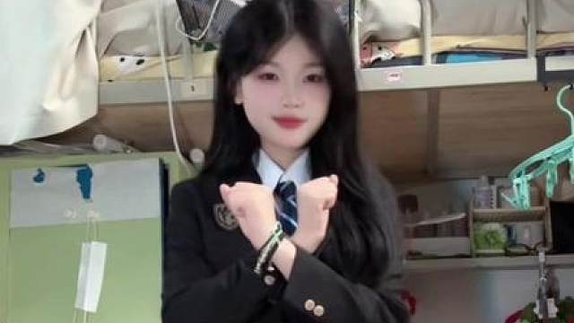 阳光吹过你的头发 不是风动 是我的心动了