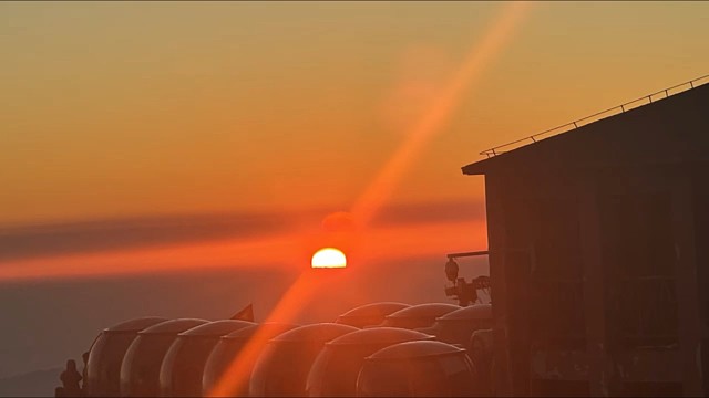 你的一句青春没有售价，我腿从山上抖到山下