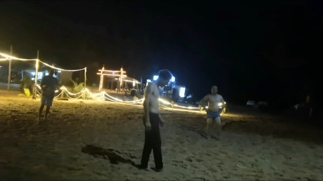 这几天不能赶海，沙滩排球安排上