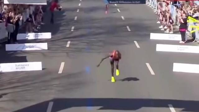 这才是真正的体育精神，盘点体育里的那些感人瞬间