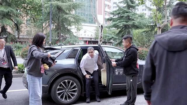 球员集结抵达欢迎晚宴现场#斯诺克西安大奖赛 #斯诺克 #奥沙利文#赵心童#特鲁姆普