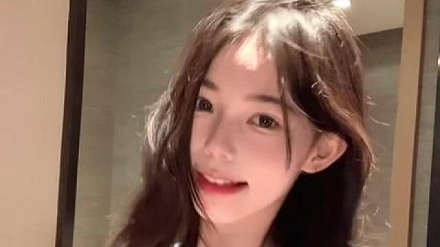 化妆了，发个小猫音